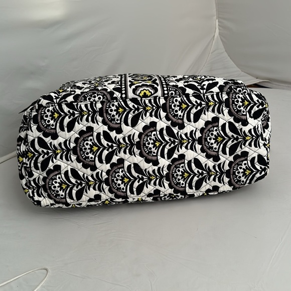Vera Bradley iconic Weekender travel bag in black white Fanfare multicolor print - Picture 5 of 12